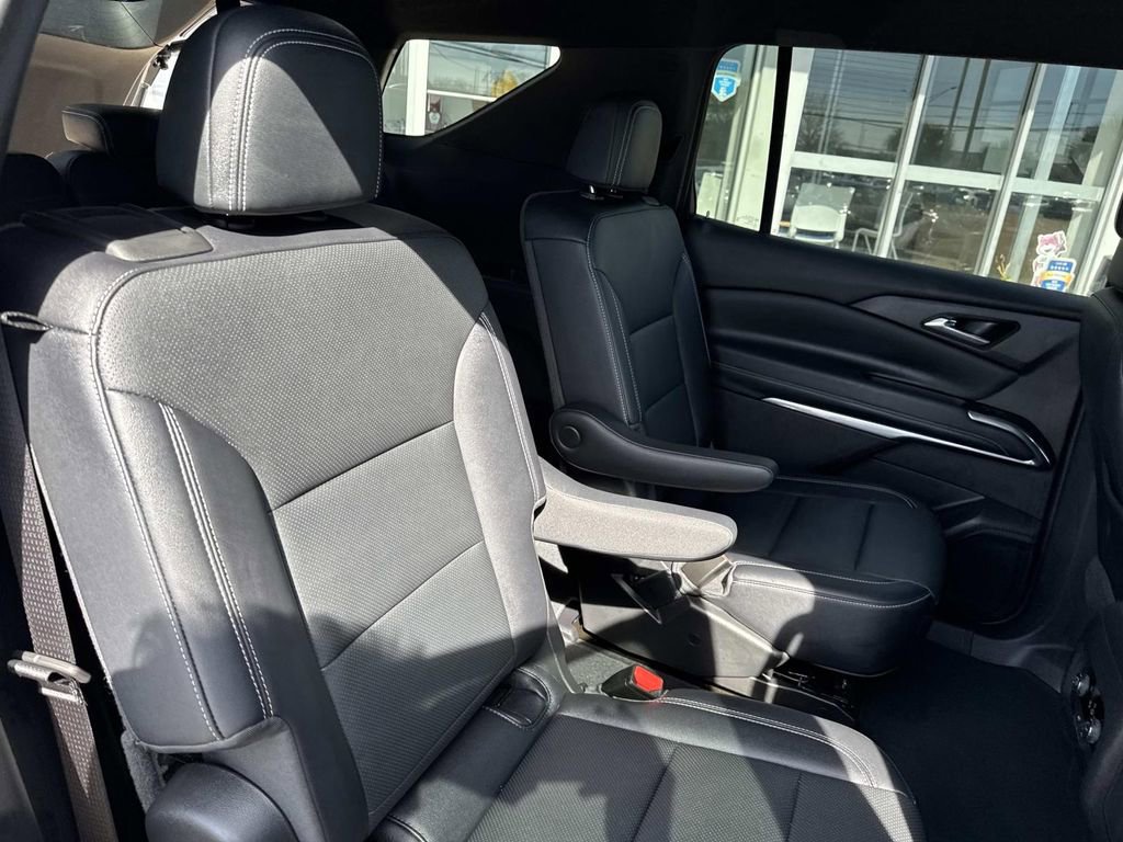 Certified 2025 Chevrolet Traverse LT image 10
