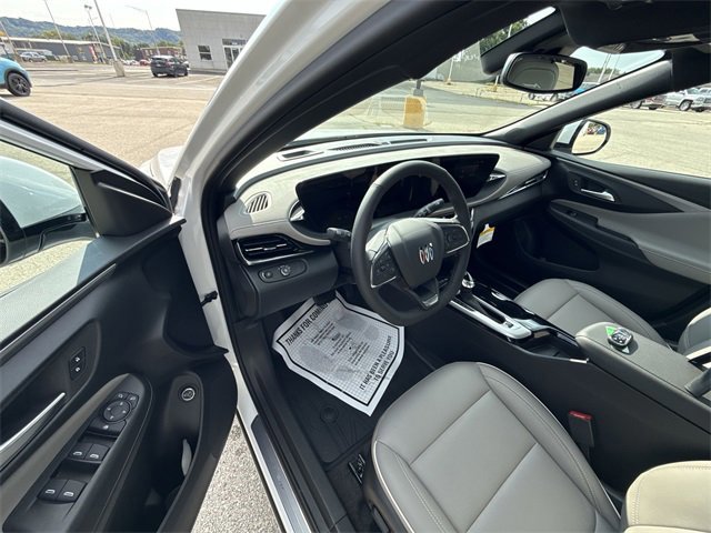 New 2025 Buick Envista Avenir image 42