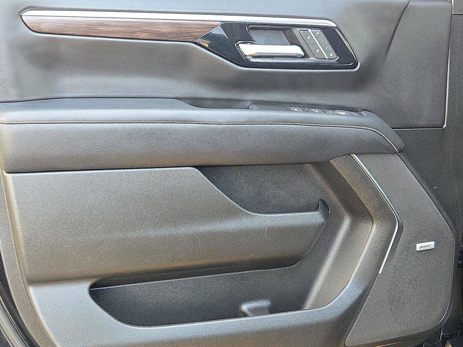 Used 2025 Chevrolet Tahoe Premier AWD/4WD image 24