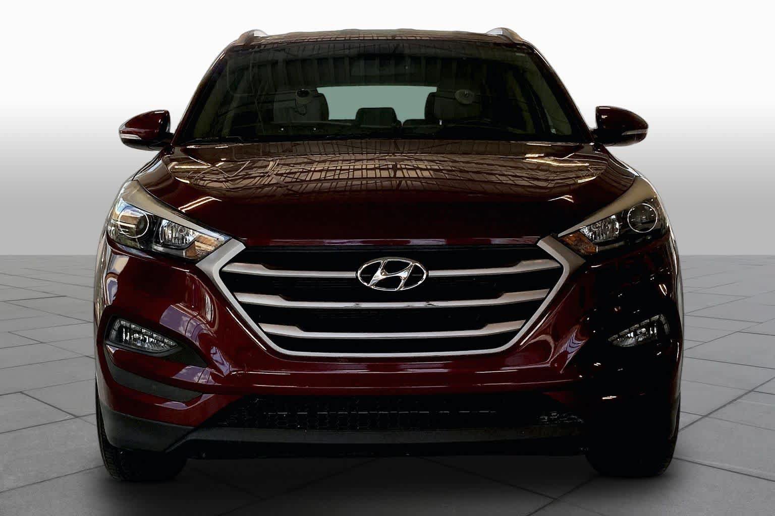 Used 2017 Hyundai Tucson SE Plus AWD/4WD image 4