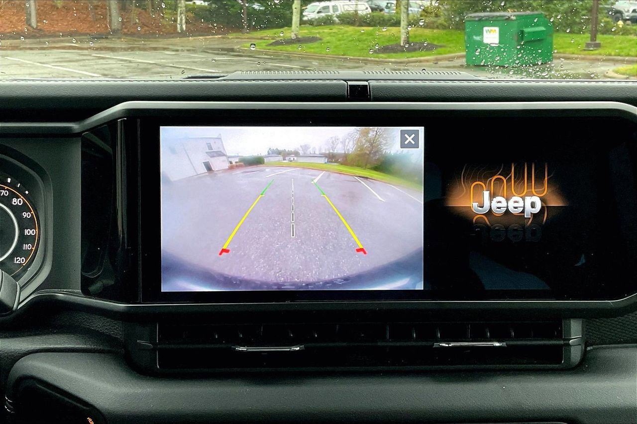 Certified 2025 Jeep Wrangler Unlimited Rubicon w/ Convenience Group image 14