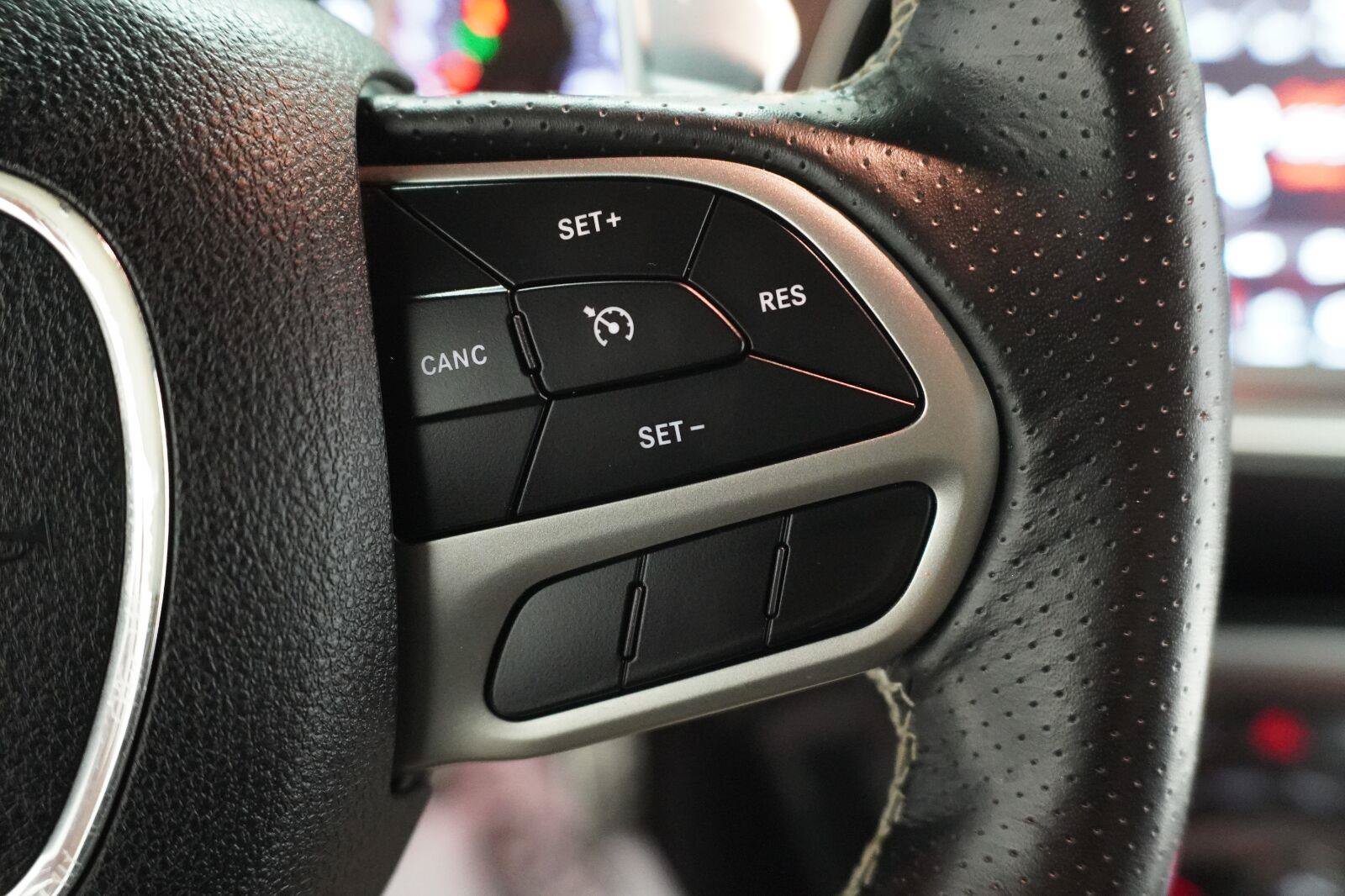 Used 2022 Dodge Challenger SRT Hellcat RWD image 11