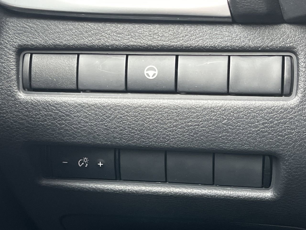 Certified 2022 Nissan Rogue SV image 13