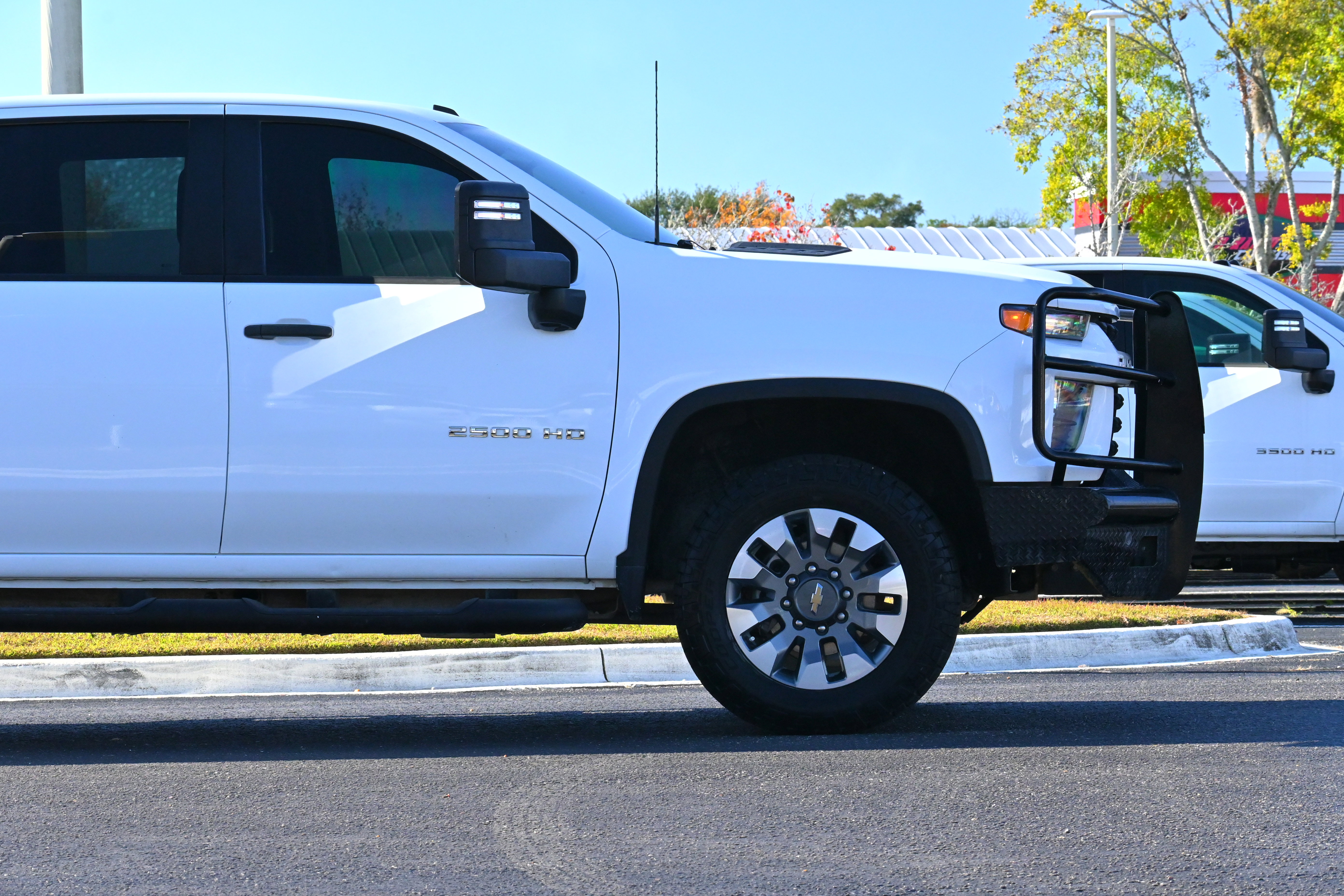 Used 2022 Chevrolet Silverado 2500 Custom w/ Custom Value Package image 6