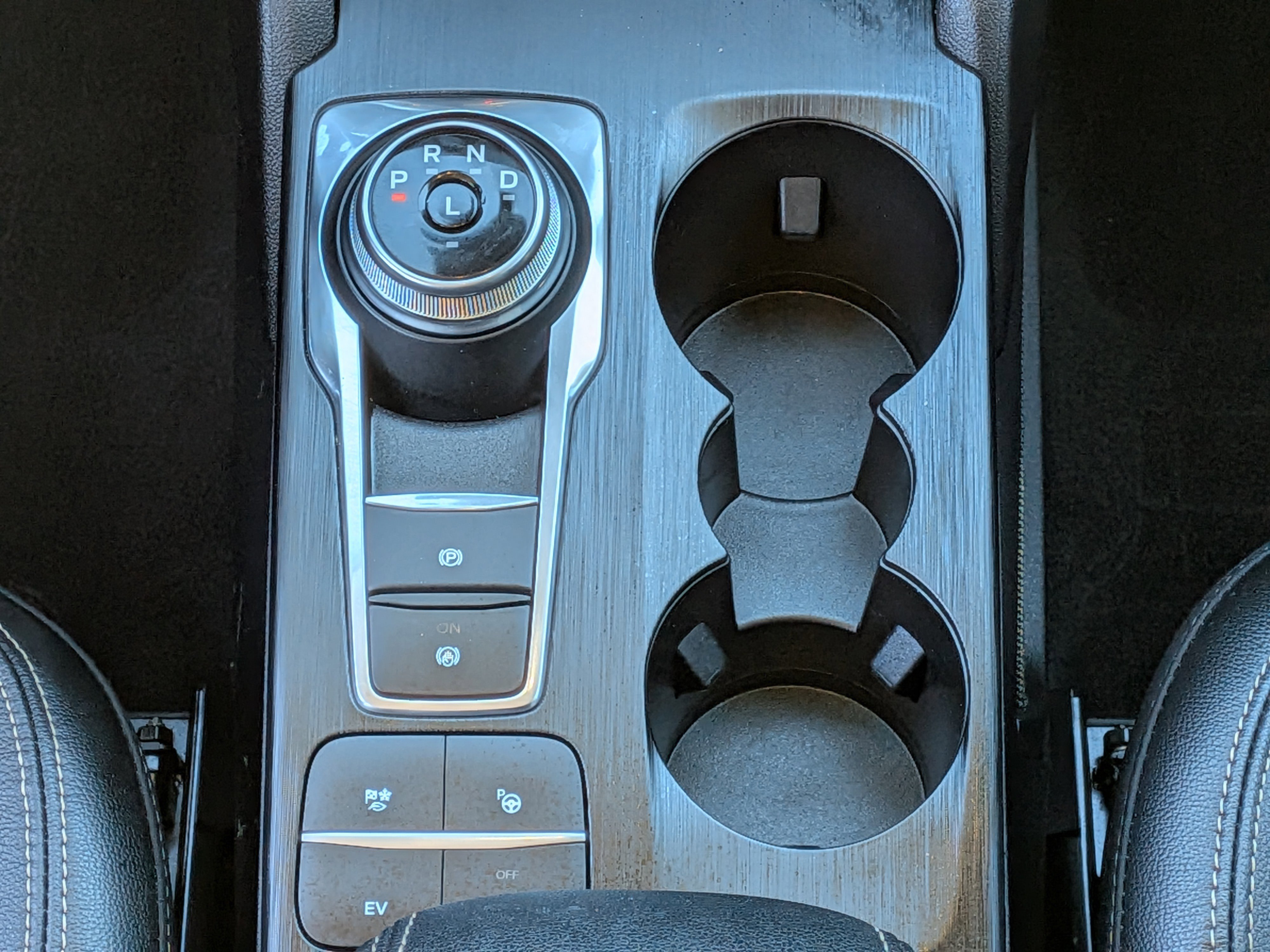 Used 2022 Ford Escape Titanium w/ Titanium Premium Package image 25