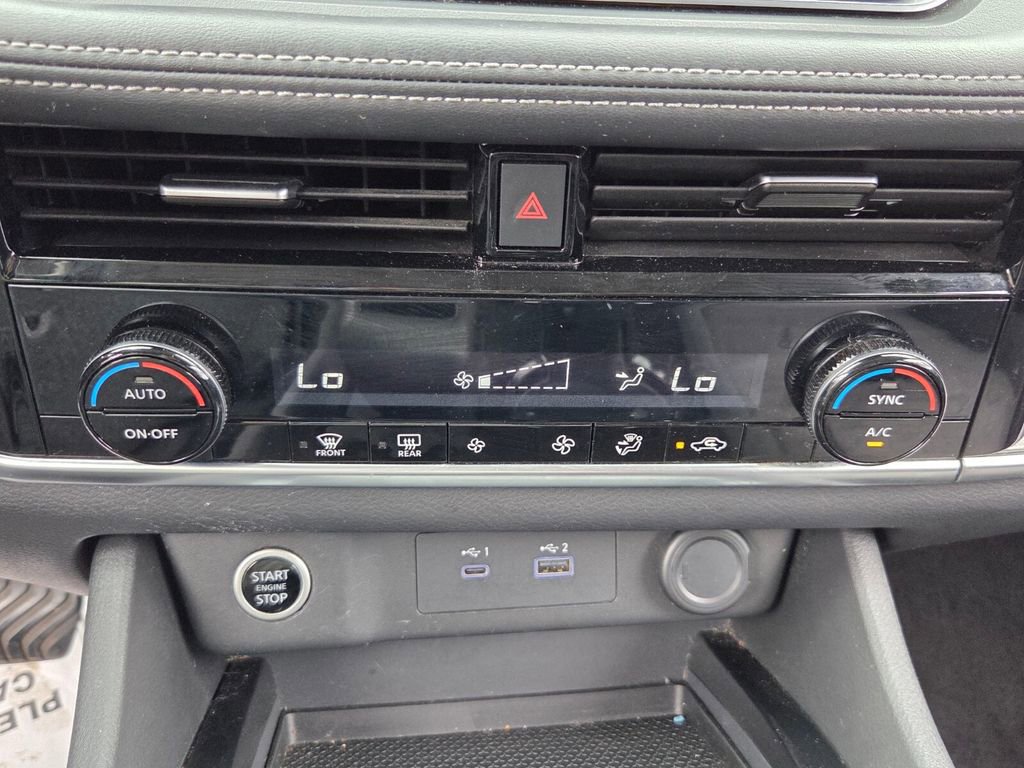 Used 2022 Nissan Rogue SV image 19