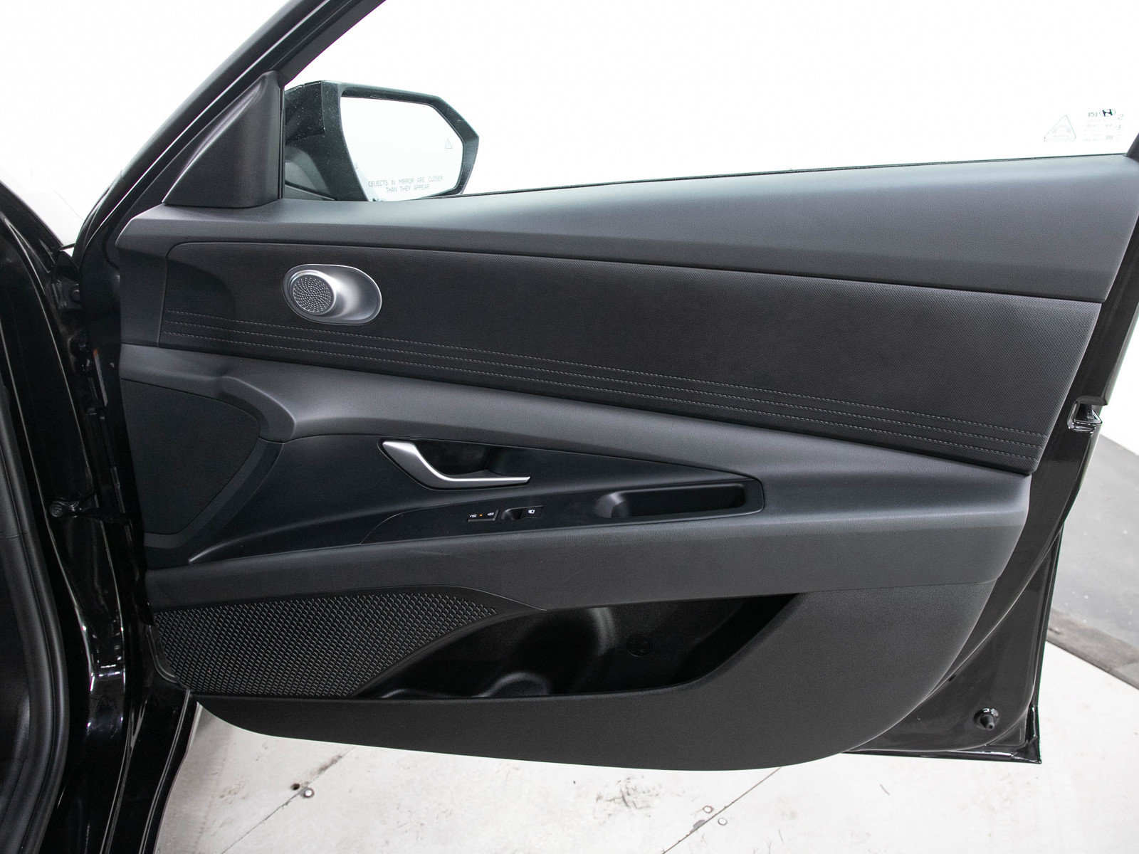 Used 2026 Hyundai Elantra Hybrid FWD image 9