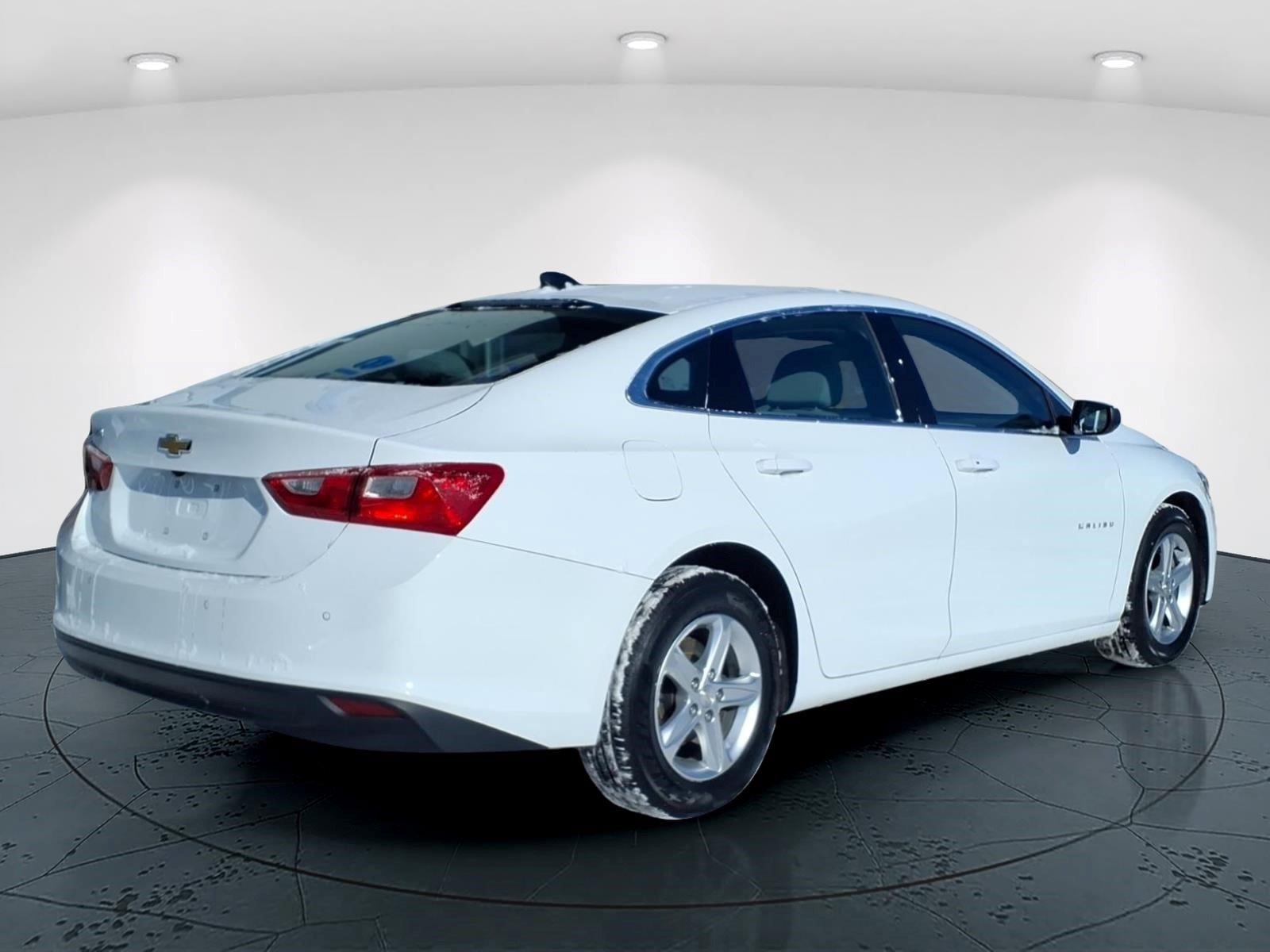 Used 2022 Chevrolet Malibu LS w/ Driver Confidence Package FWD image 3