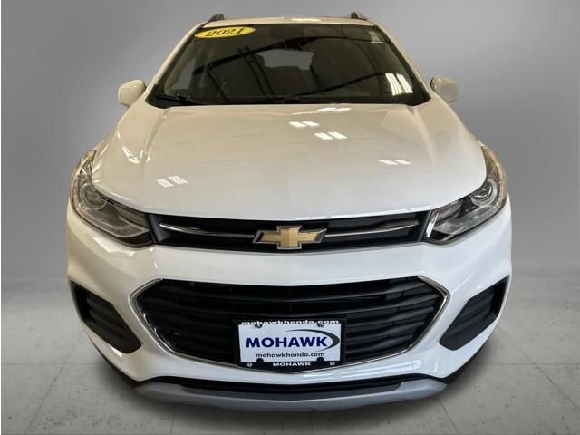 Used 2021 Chevrolet Trax LT w/ LT Convenience Package AWD/4WD image 9