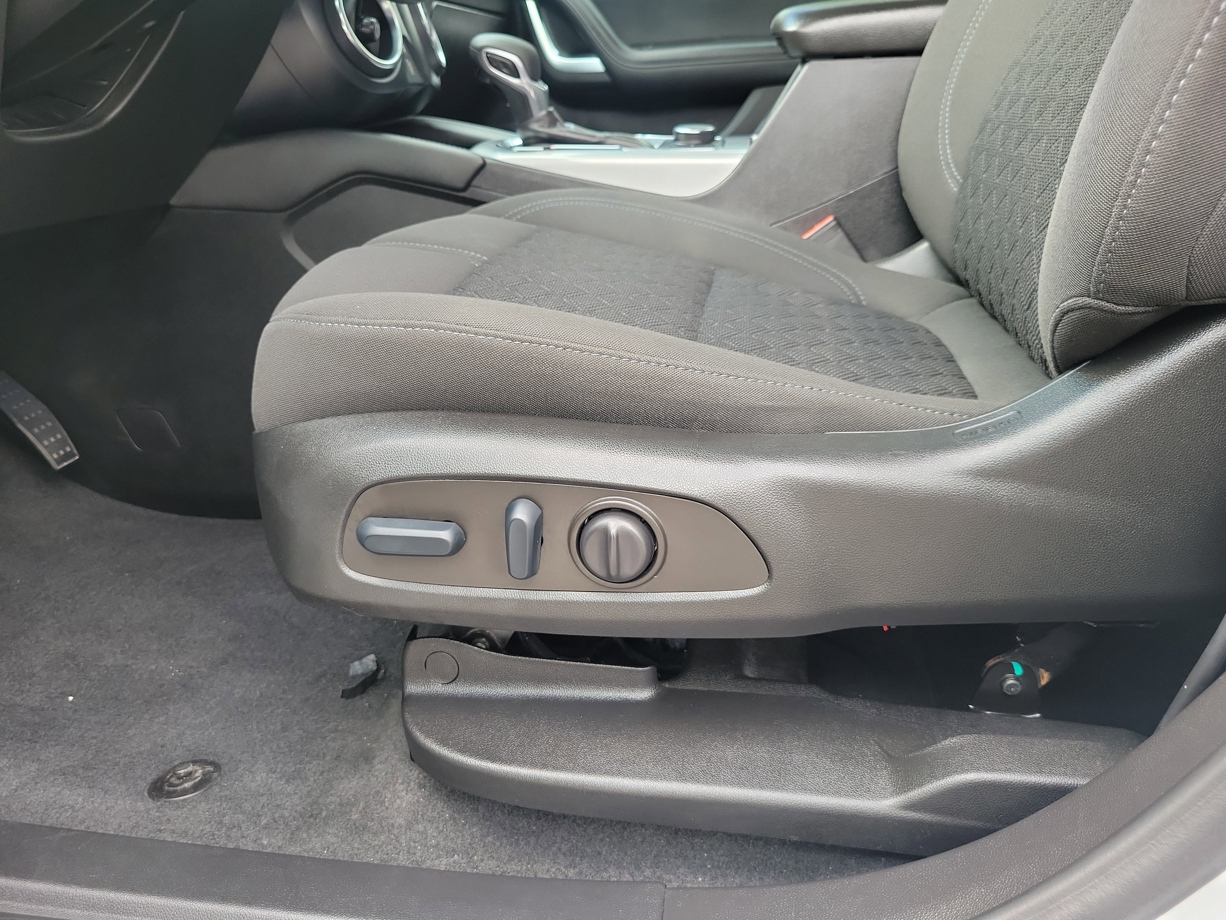 Used 2022 Chevrolet Blazer LT FWD image 12