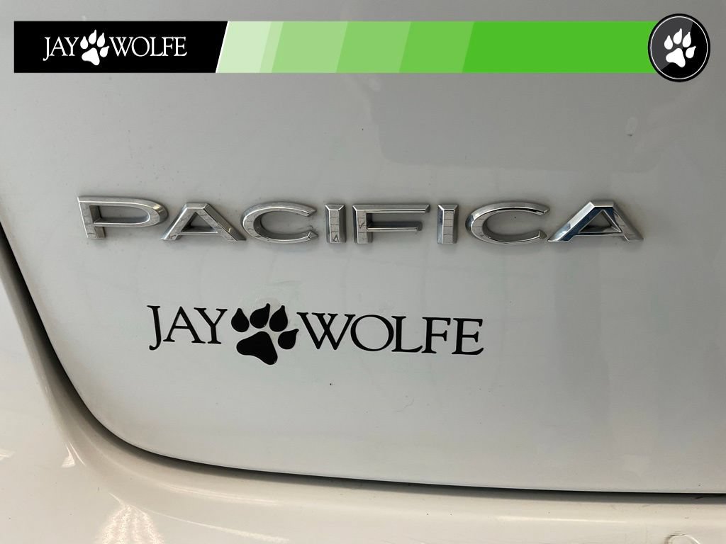 Used 2020 Chrysler Pacifica Touring FWD image 25