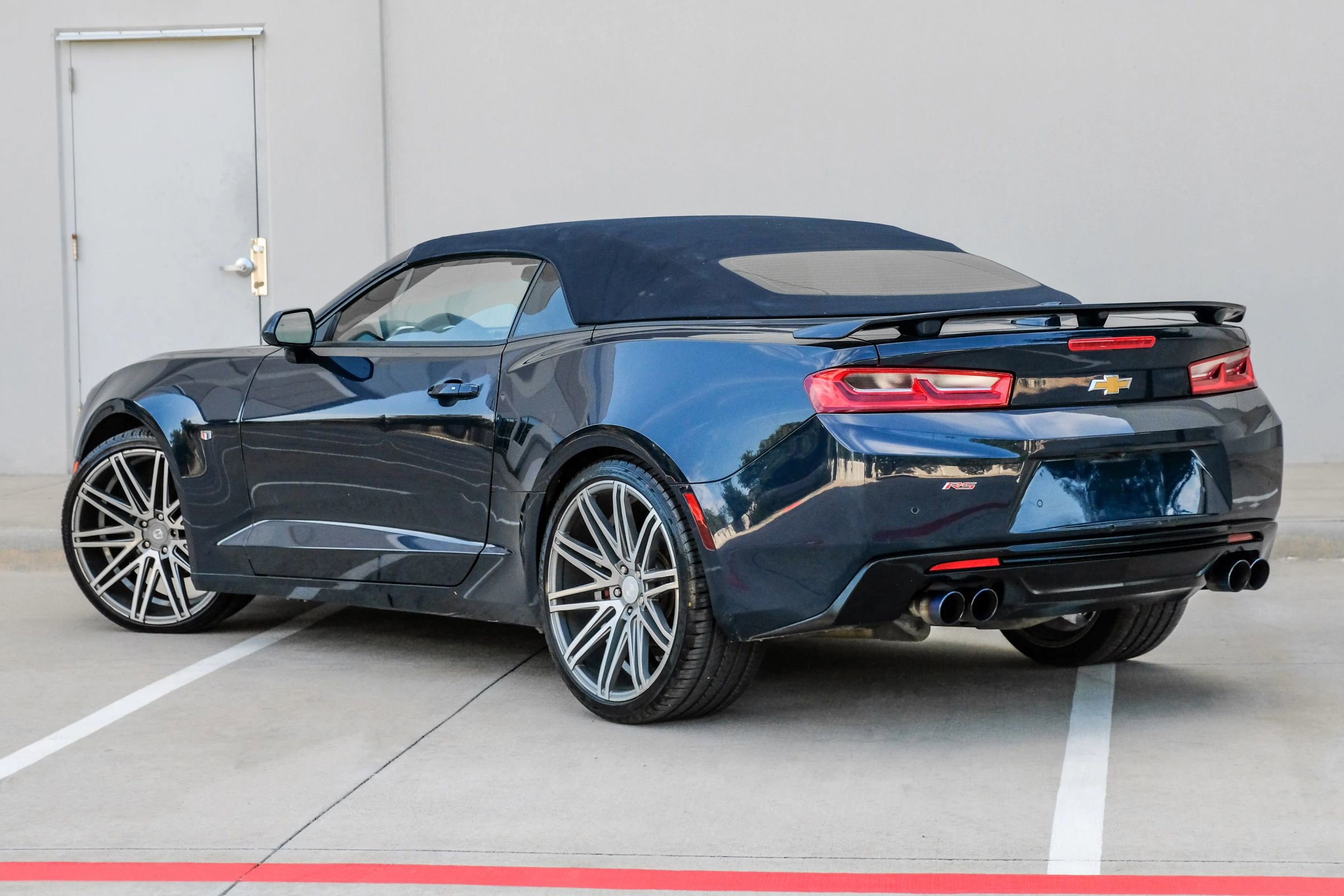 Used 2016 Chevrolet Camaro LT RWD image 6