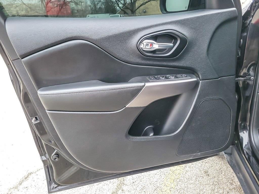 Used 2021 Jeep Cherokee Latitude Lux w/ Sun & Sound Group image 19