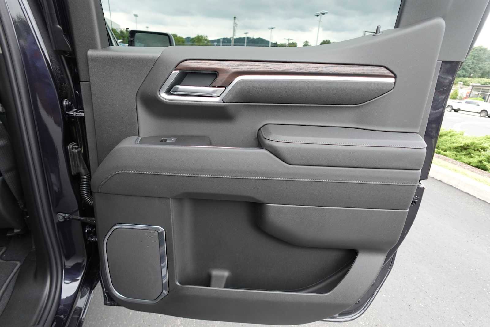 New 2026 GMC Sierra 1500 SLT w/ SLT Convenience Package image 27