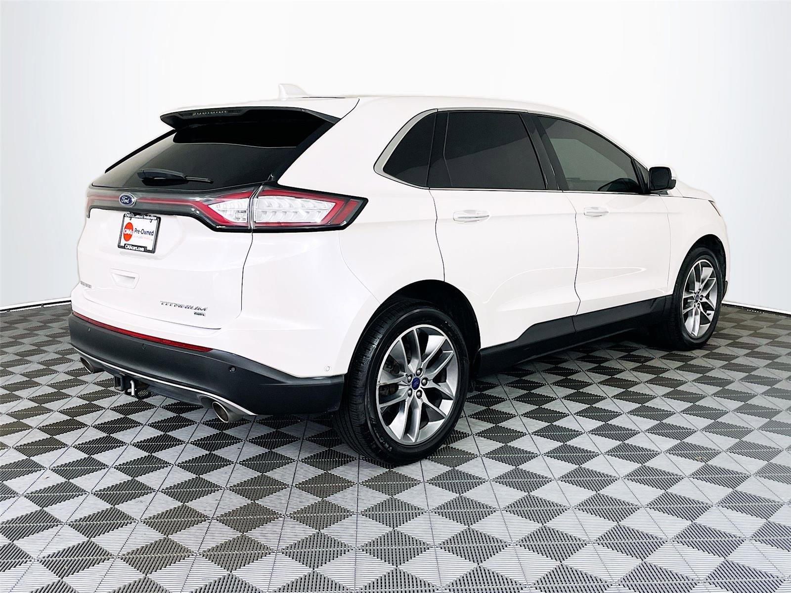 Used 2017 Ford Edge Titanium w/ Equipment Group 302A AWD/4WD image 9