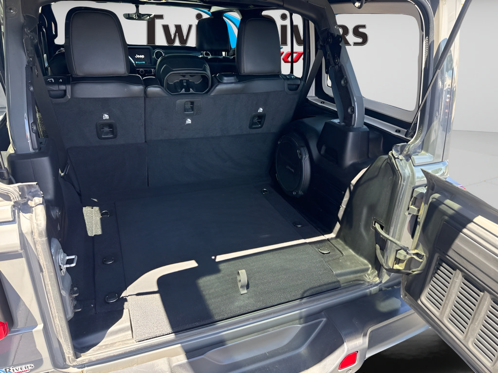 Used 2020 Jeep Wrangler Unlimited Sahara AWD/4WD image 8