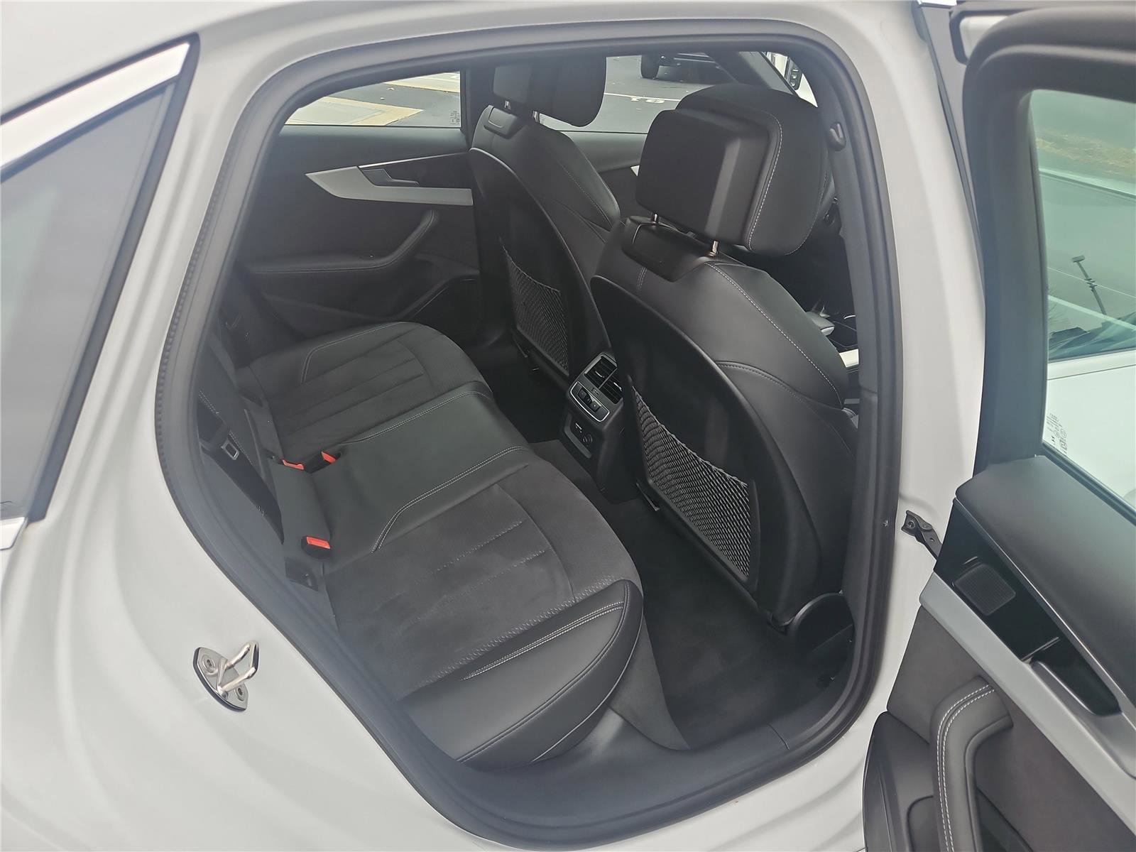 Used 2024 Audi A4 2.0T Premium Plus w/ Premium Plus Package image 32