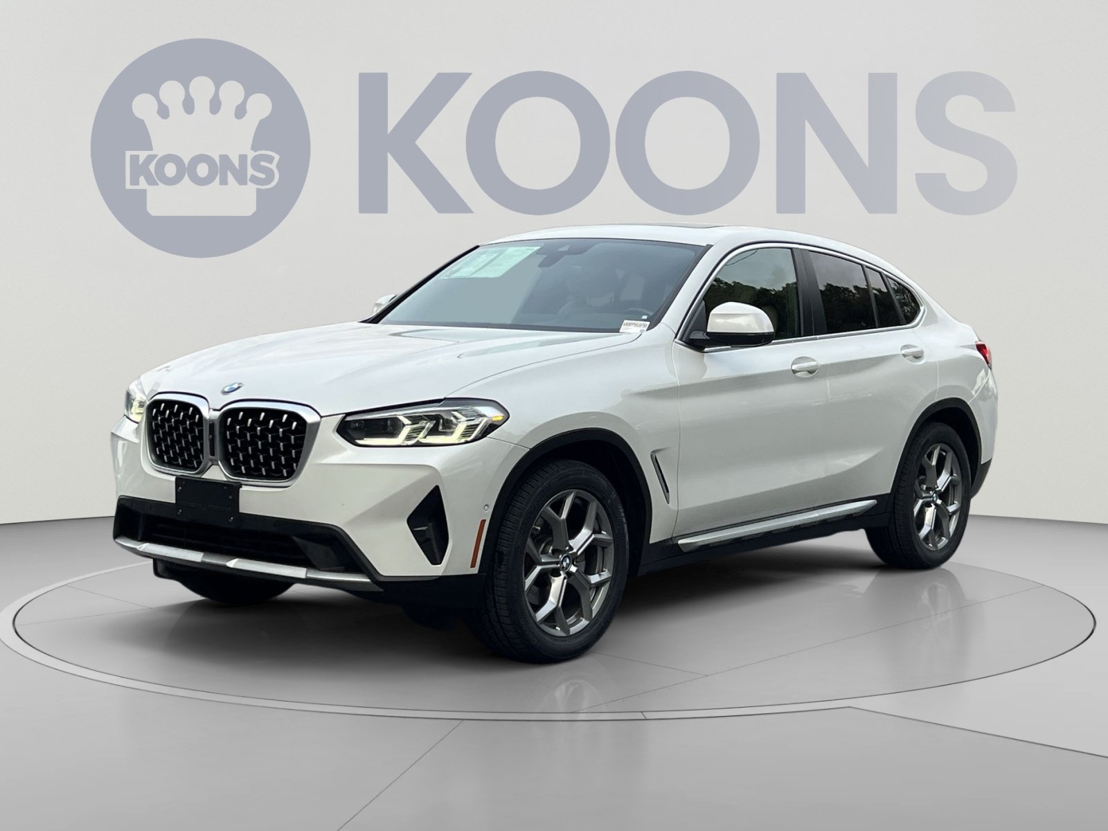 Used 2023 BMW X4 xDrive30i w/ Parking Assistance Package AWD/4WD image 5