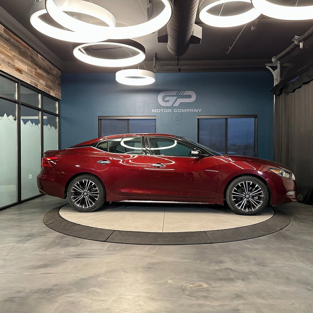 Used 2016 Nissan Maxima Platinum w/ Interior Lighting Package image 2