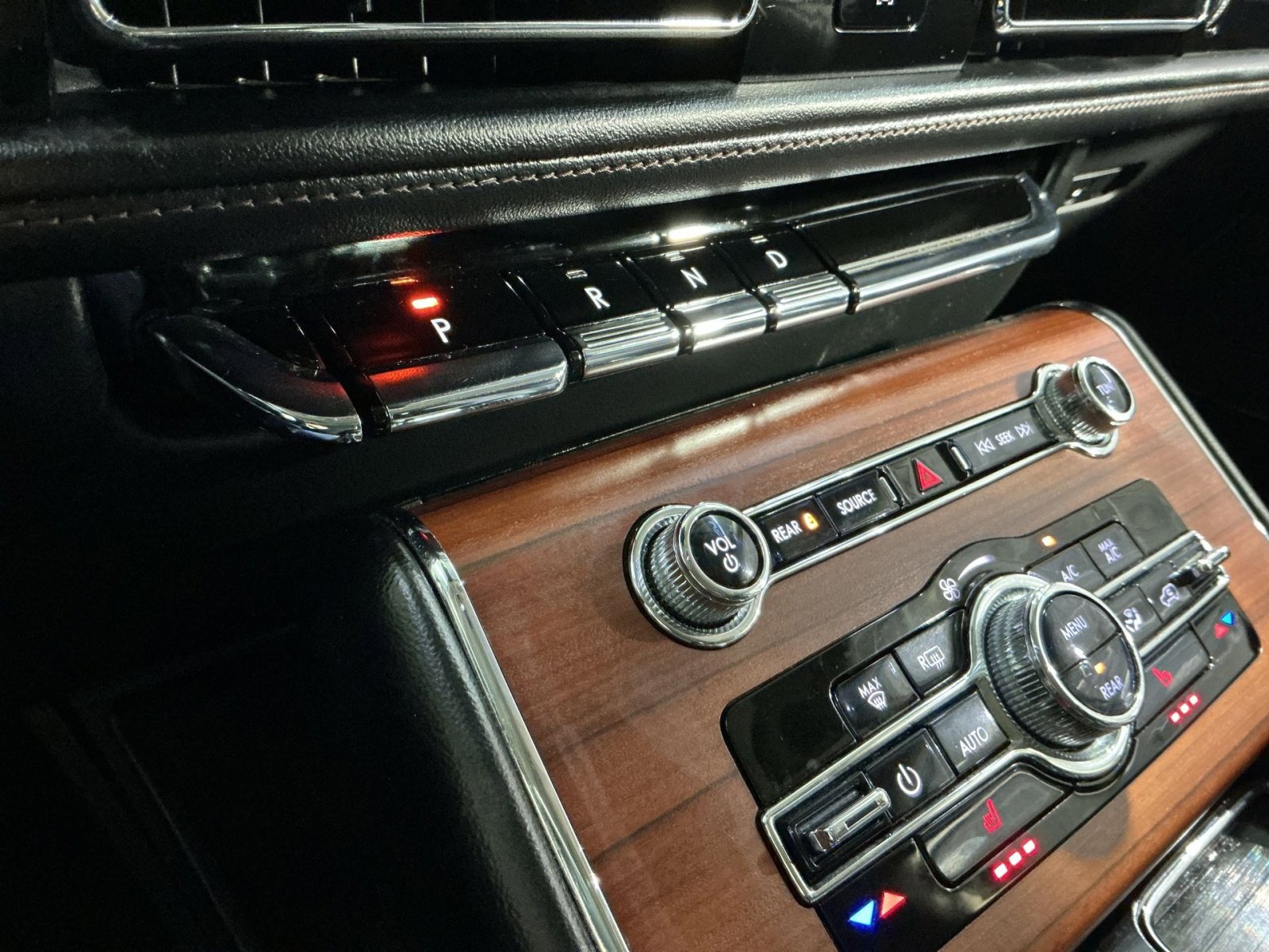 Used 2023 Lincoln Aviator Reserve image 30