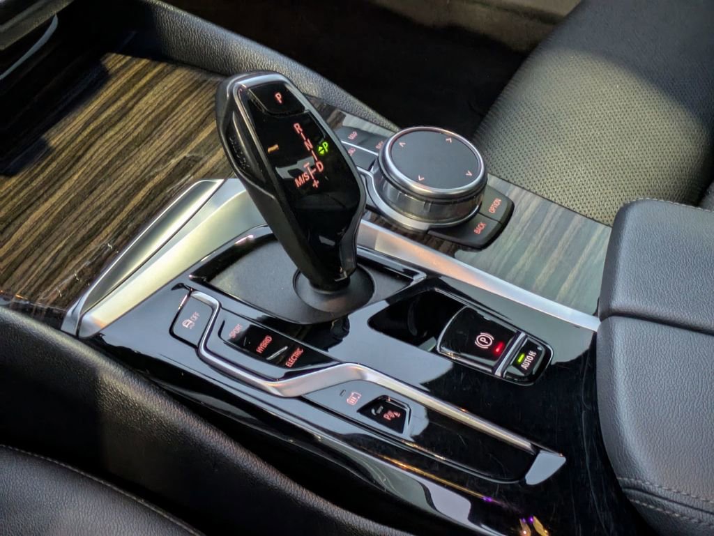 Used 2023 BMW 530e image 24