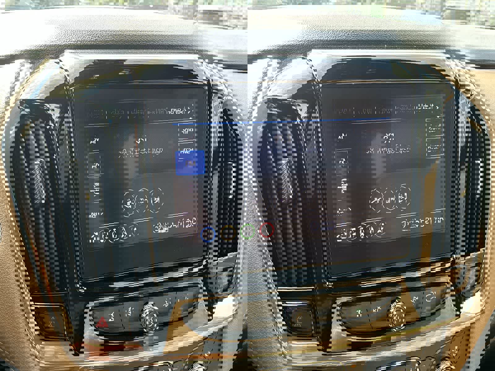 Used 2023 Chevrolet Traverse Premier image 16