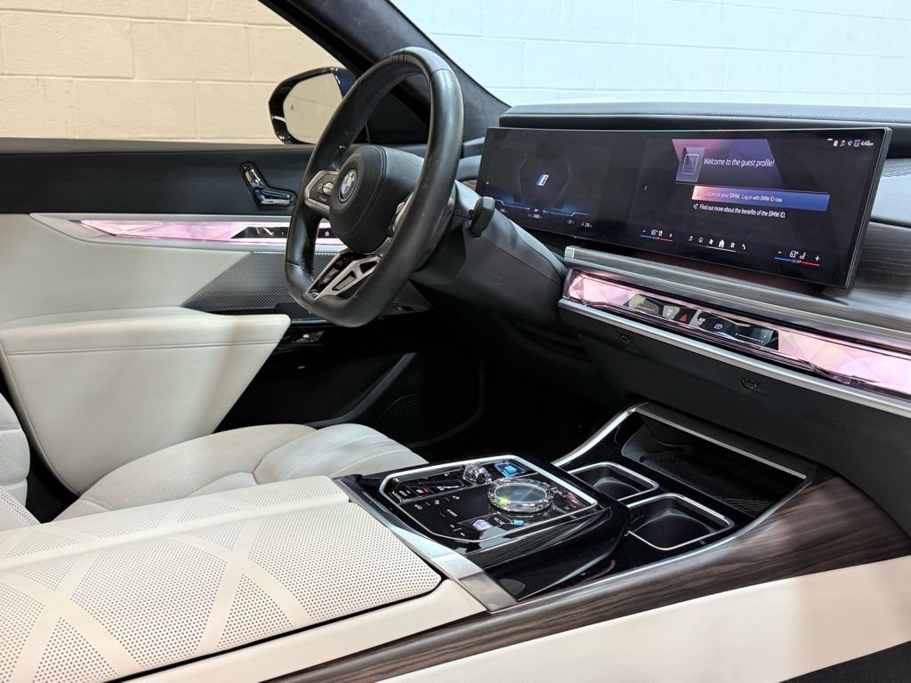 Used 2023 BMW i7 xDrive60 AWD/4WD image 38
