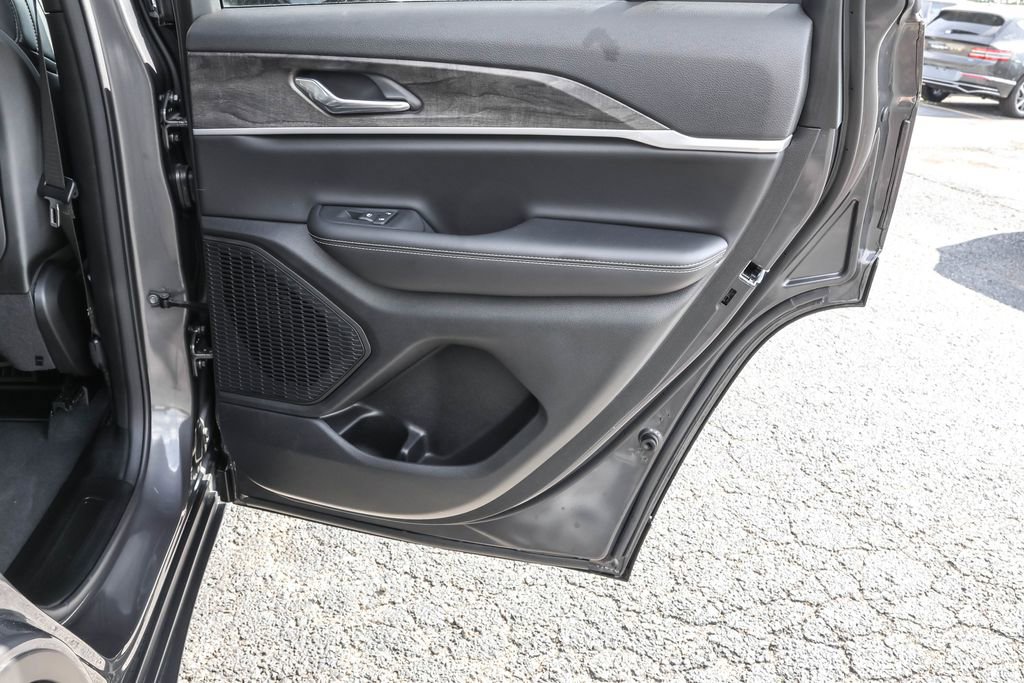Used 2025 Jeep Grand Cherokee Limited image 33
