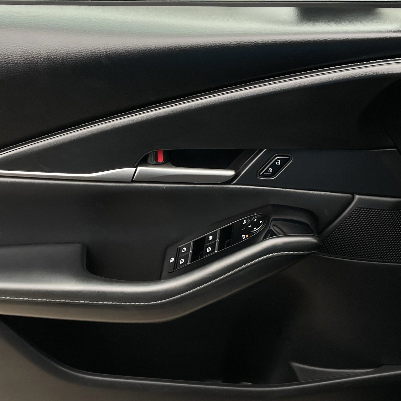 Used 2024 MAZDA CX-30 AWD 2.5 S w/ Select Sport Pkg image 19