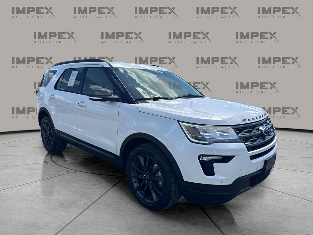 Used 2018 Ford Explorer XLT w/ Equipment Group 202A AWD/4WD image 7