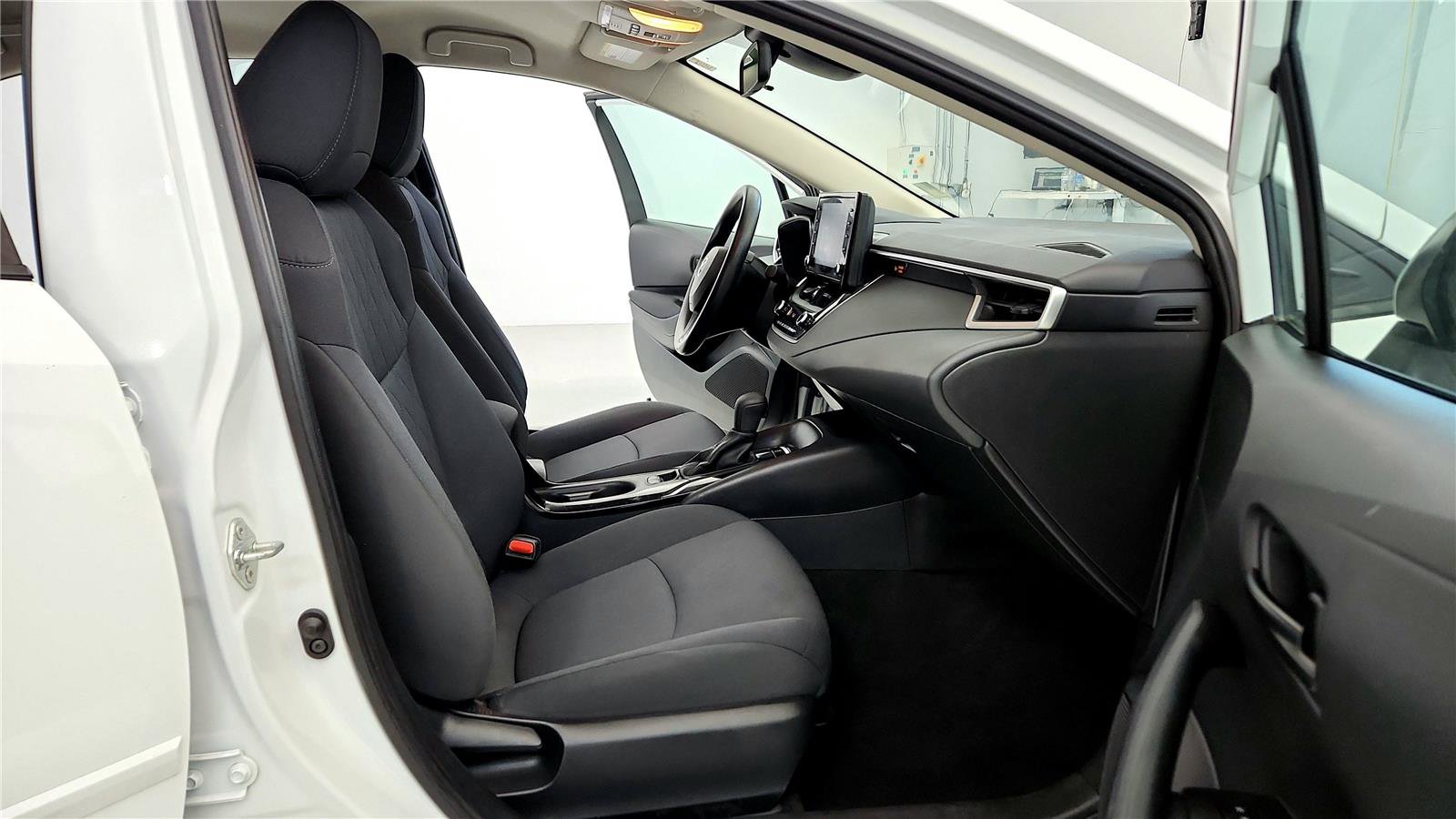 Certified 2022 Toyota Corolla LE w/ LE Convenience Package image 17