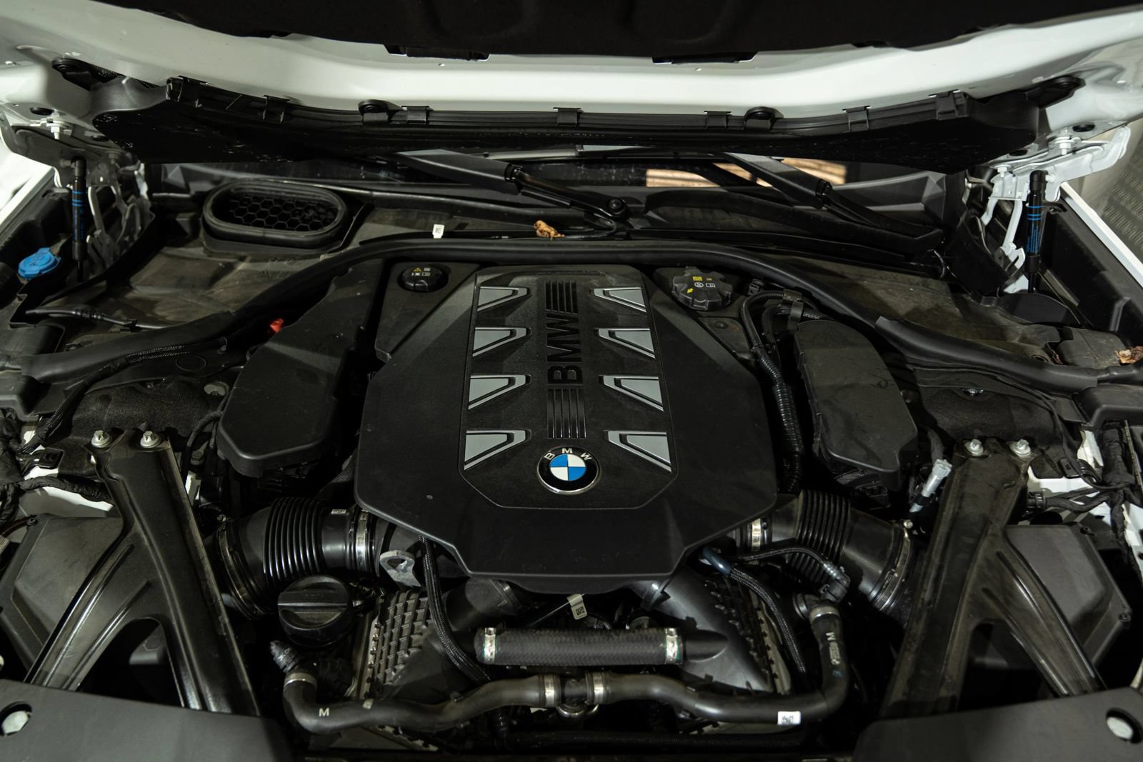 Used 2023 BMW 760i xDrive AWD/4WD image 22
