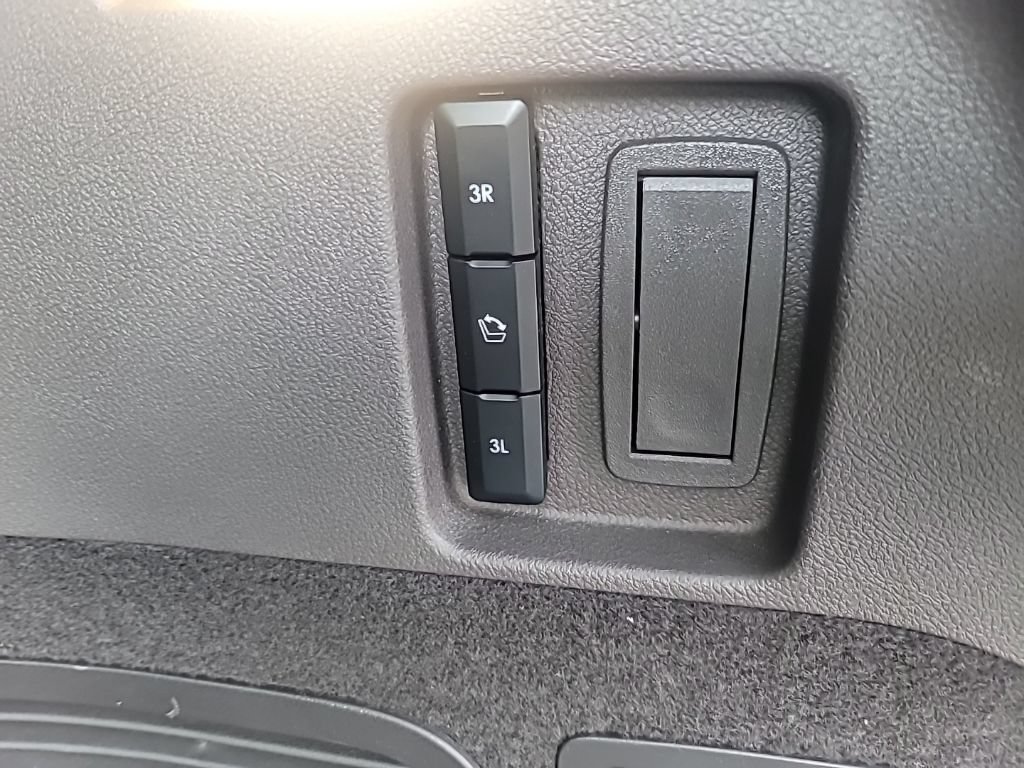 Used 2022 Lincoln Aviator Reserve w/ Equipment Group 201A RWD image 11