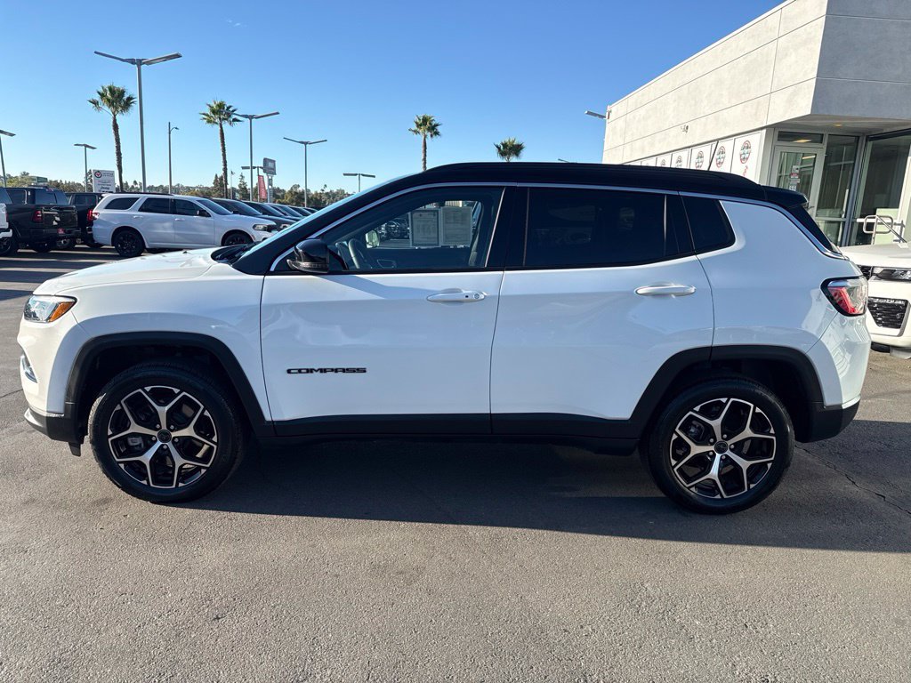 Certified 2025 Jeep Compass Limited AWD/4WD image 4