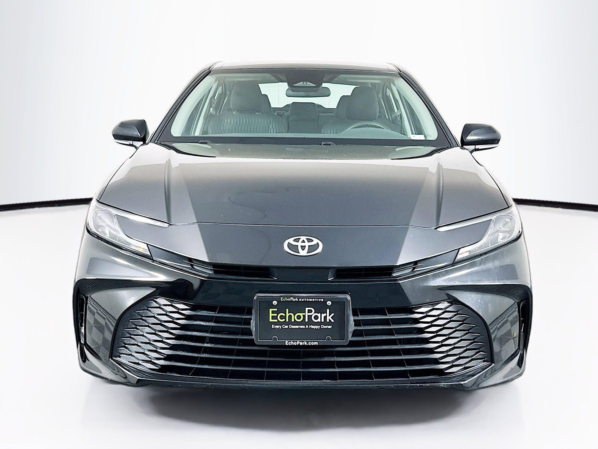 Used 2025 Toyota Camry LE image 2