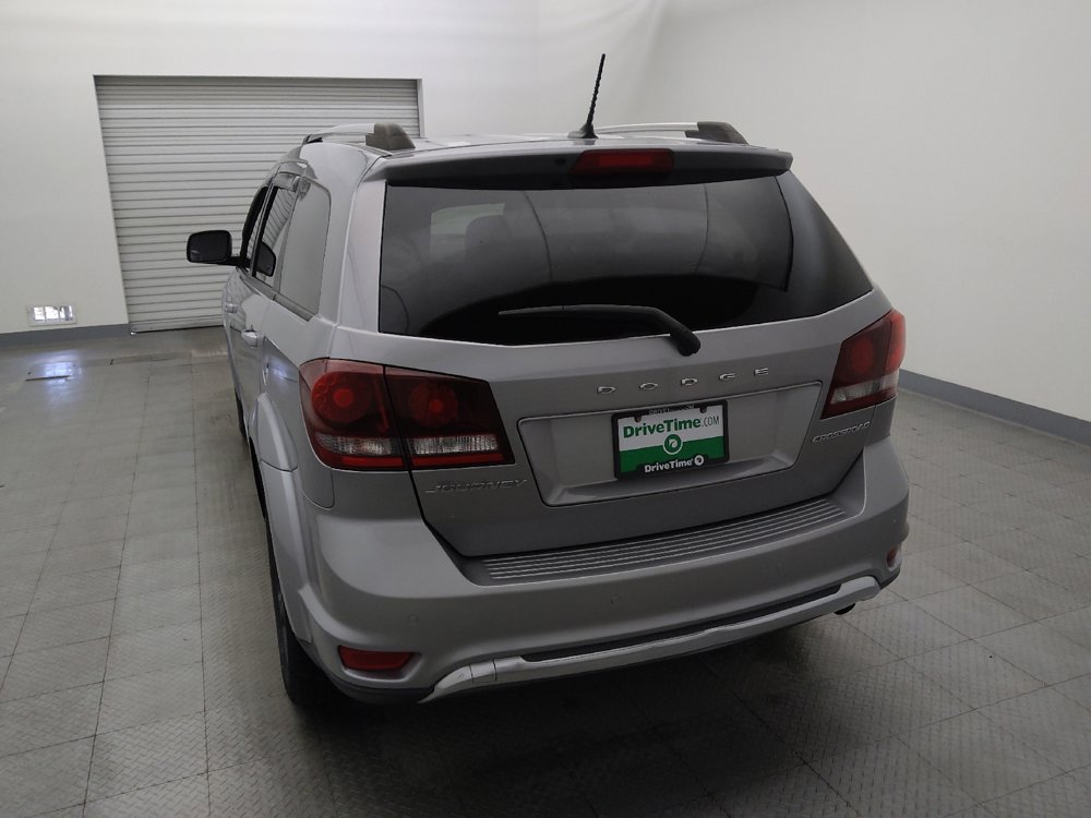 Used 2018 Dodge Journey Crossroad w/ Nav & Sun Group FWD image 6