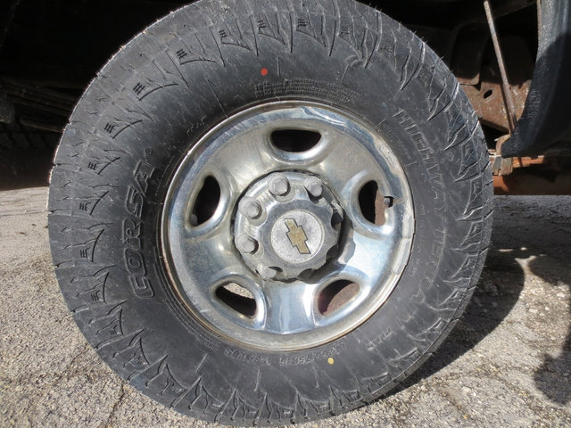 Used 2002 Chevrolet Silverado 2500 LT w/ Off-Road Skid Plate Pkg image 38