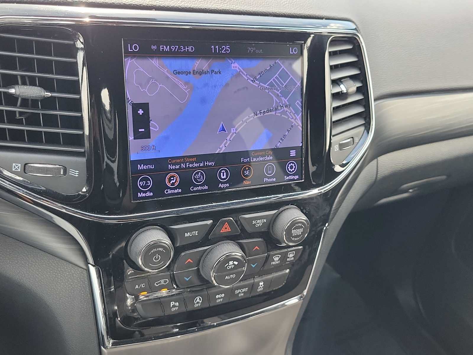 Used 2020 Jeep Grand Cherokee Altitude RWD image 26