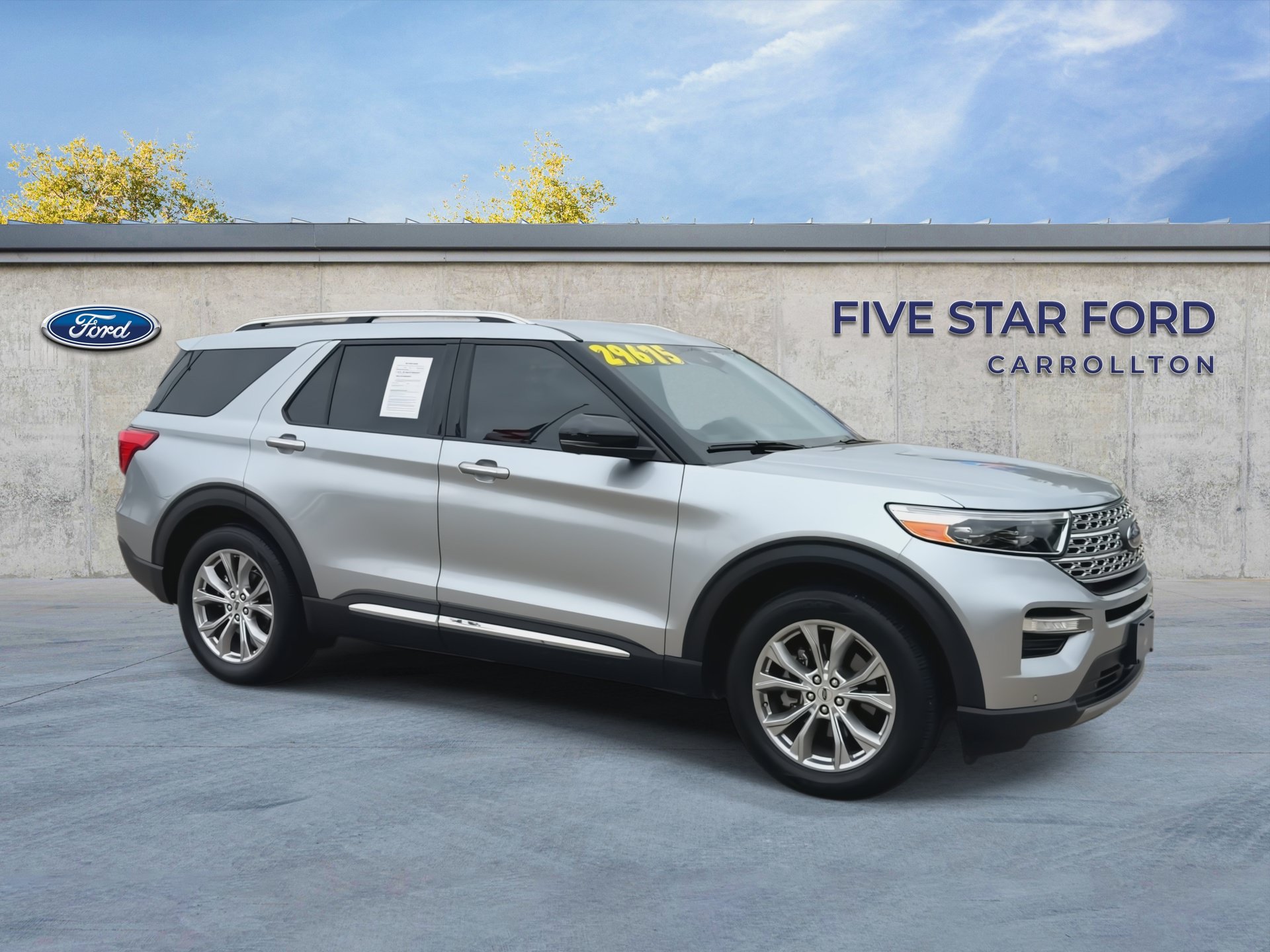 Used 2022 Ford Explorer Limited w/ Equipment Group 301A RWD image 2