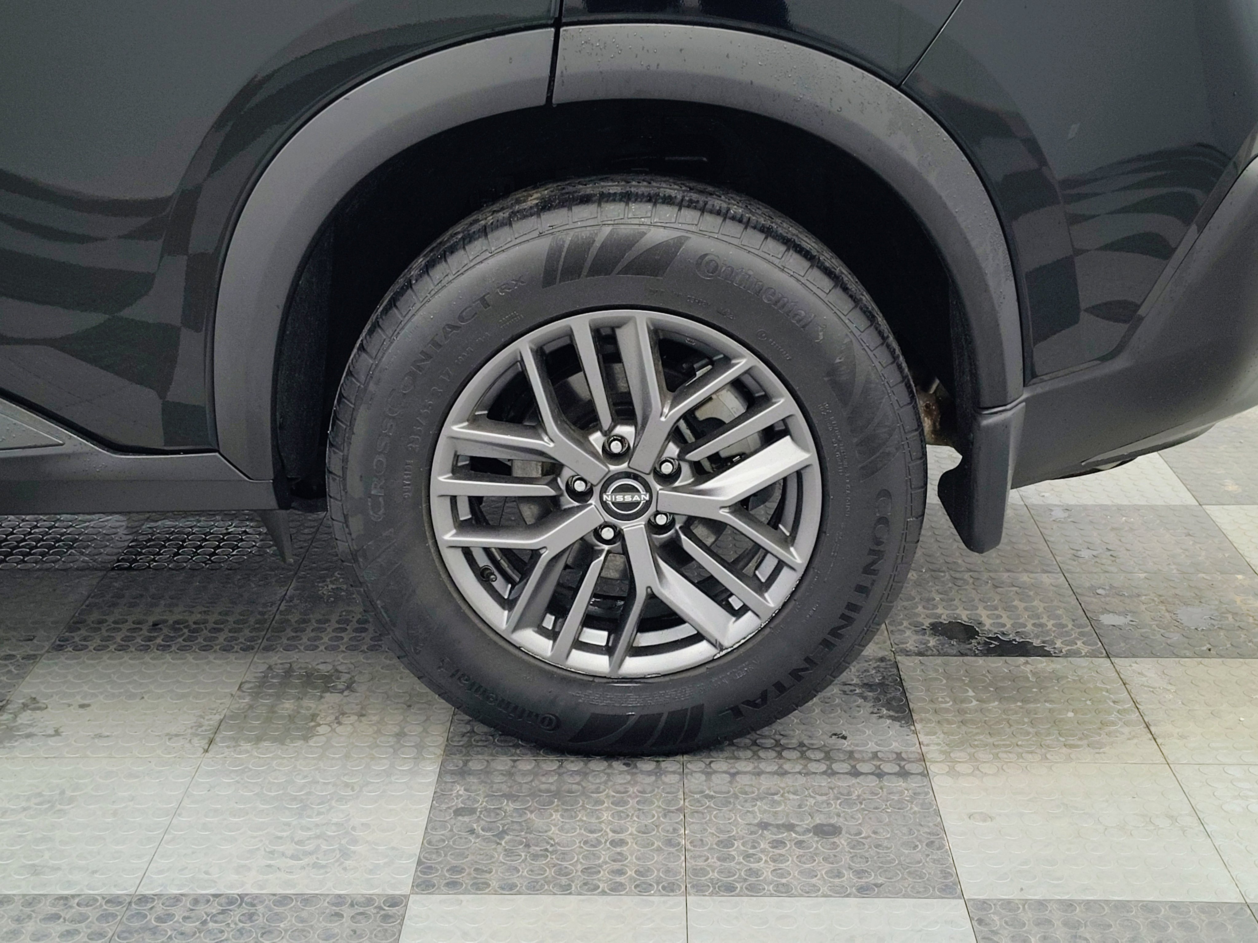 Used 2022 Nissan Rogue S image 13