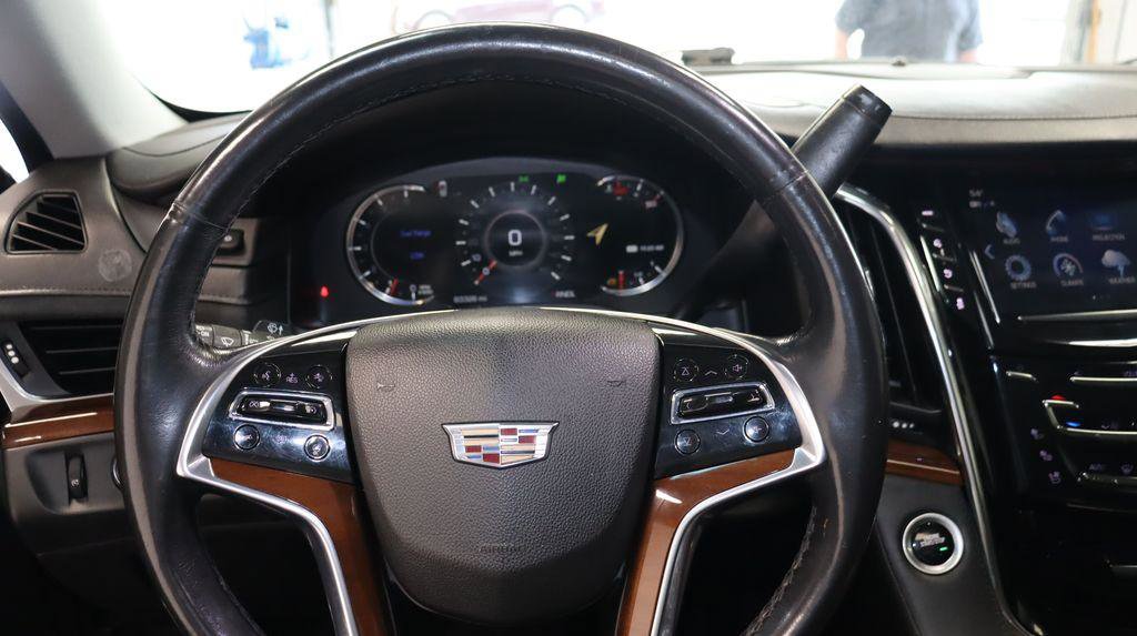 Used 2018 Cadillac Escalade ESV Premium Luxury AWD/4WD image 18
