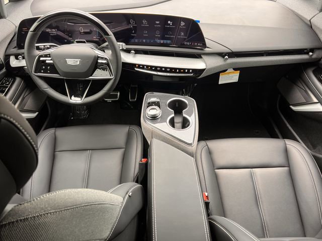 New 2026 Cadillac Optiq Luxury 1 image 9