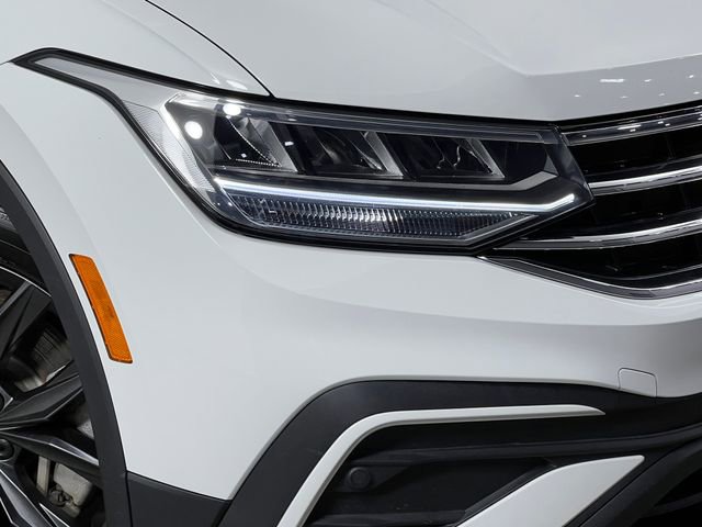 Used 2024 Volkswagen Tiguan SE image 38