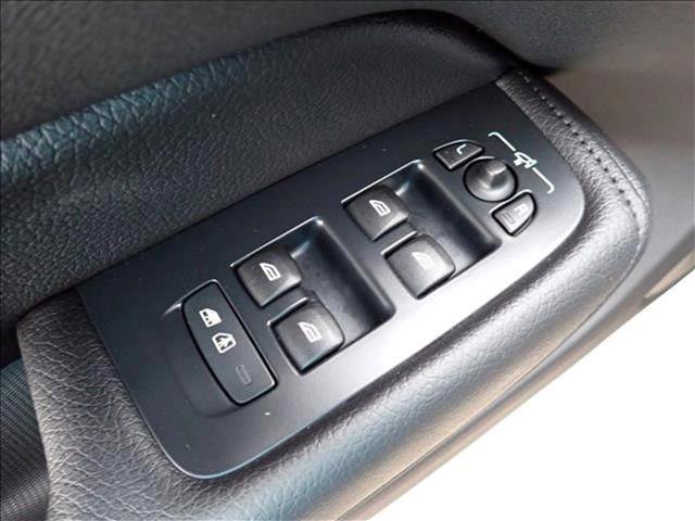 Used 2022 Volvo XC60 B5 Momentum image 17