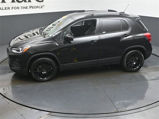 Used 2022 Chevrolet Trax LT w/ Midnight Edition image 57