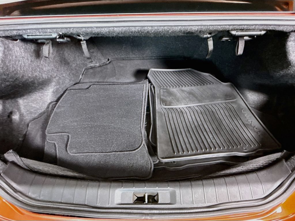 Used 2021 Nissan Maxima SR w/ Sport Mat Group FWD image 28