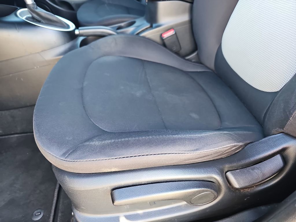 Used 2015 Kia Soul Base image 33