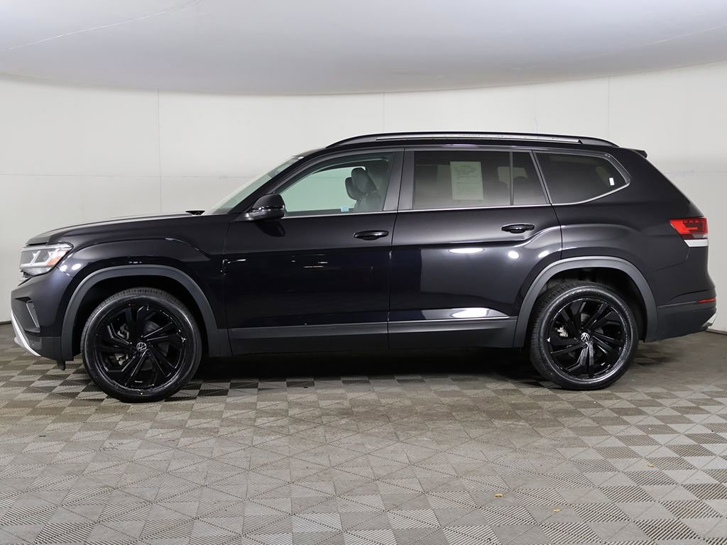 Used 2023 Volkswagen Atlas SE w/ Black Wheel Package AWD/4WD image 17