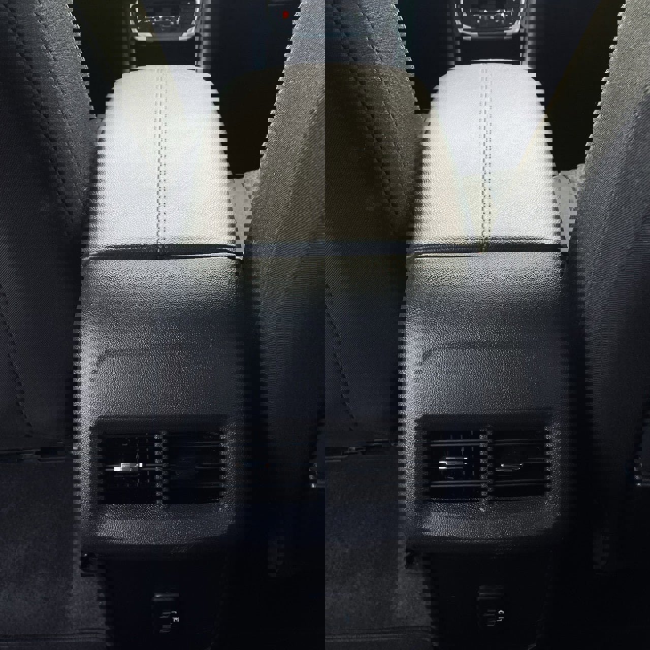 Used 2024 GMC Terrain SLE image 24