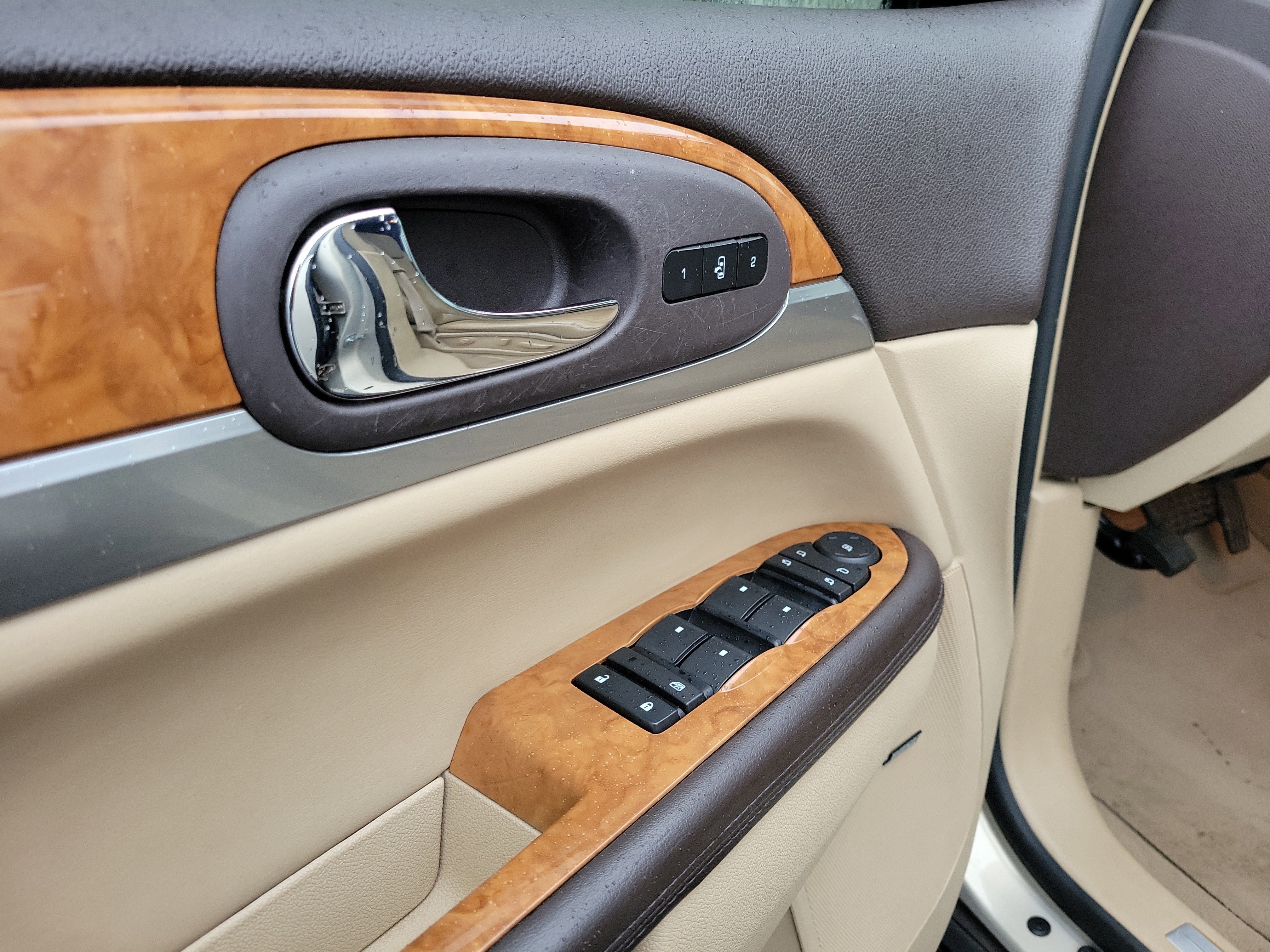 Used 2008 Buick Enclave CXL w/ Entertainment Package #1 image 18